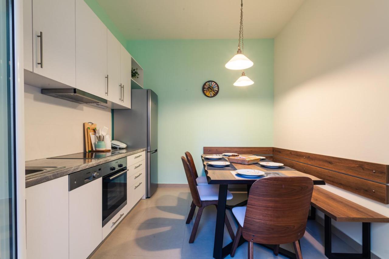 דירות קלמאטה Upscale Modern Escape In The Historic Center מראה חיצוני תמונה