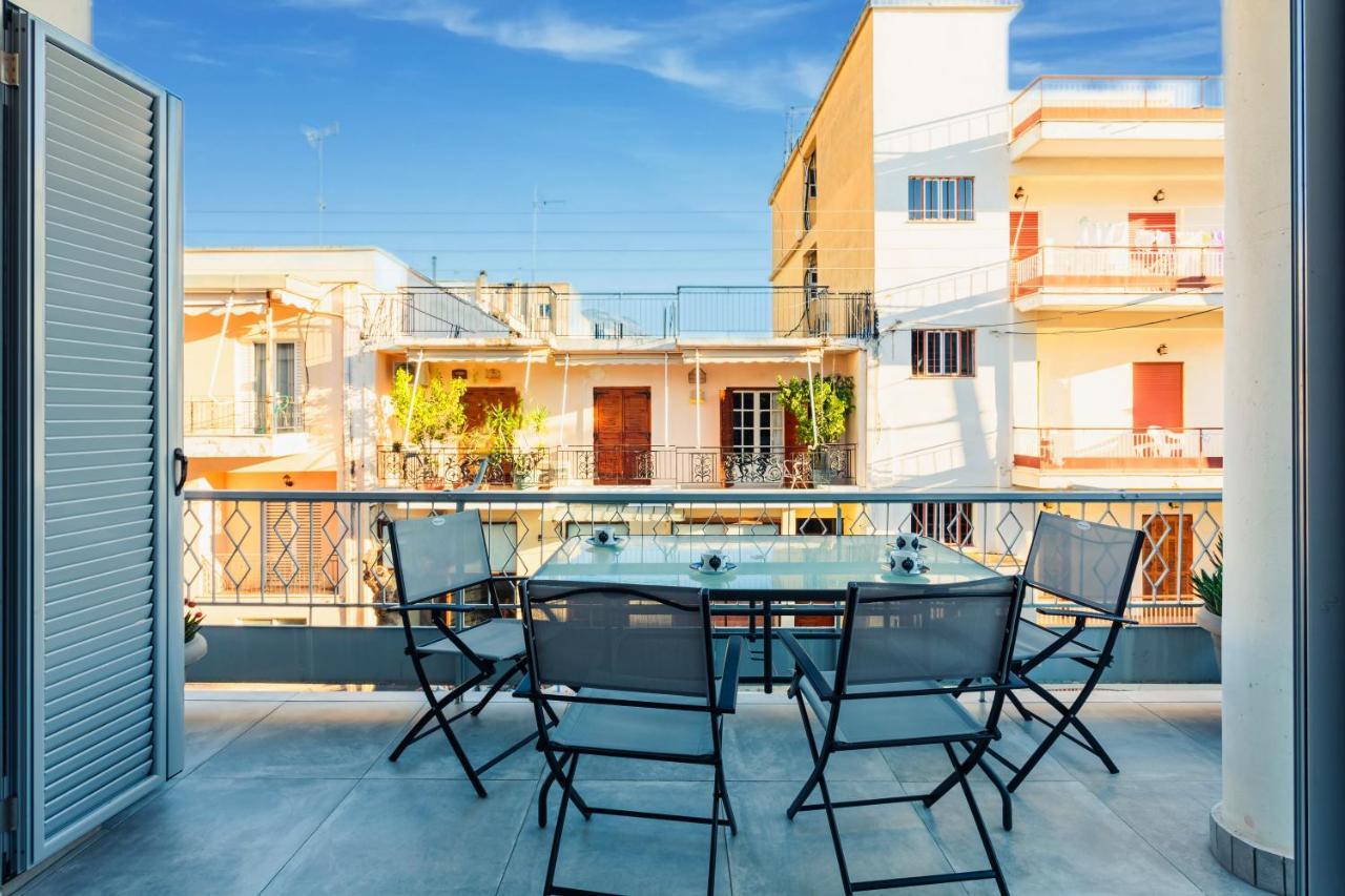 דירות קלמאטה Upscale Modern Escape In The Historic Center מראה חיצוני תמונה